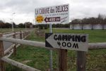 Une signalisation minimale... alors  que La Cabane des Délices a installé ses propres panneaux.